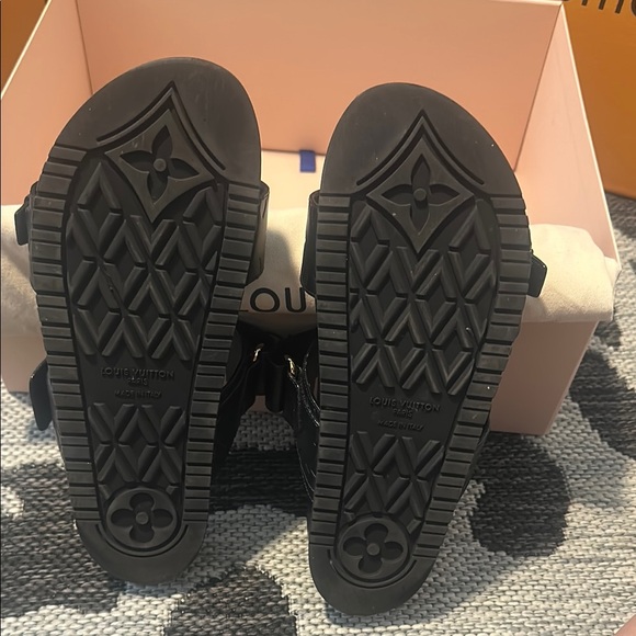 Louis Vuitton “Bom Dia” Black Sandals with Gold Details - Picture 2 of 16